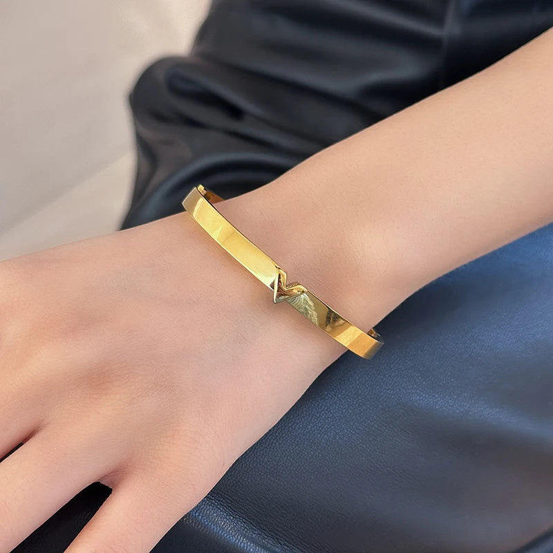 Signature V-Heart Bracelet