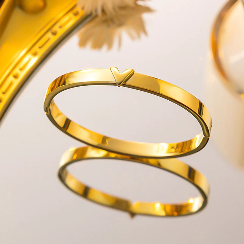Signature V-Heart Bracelet