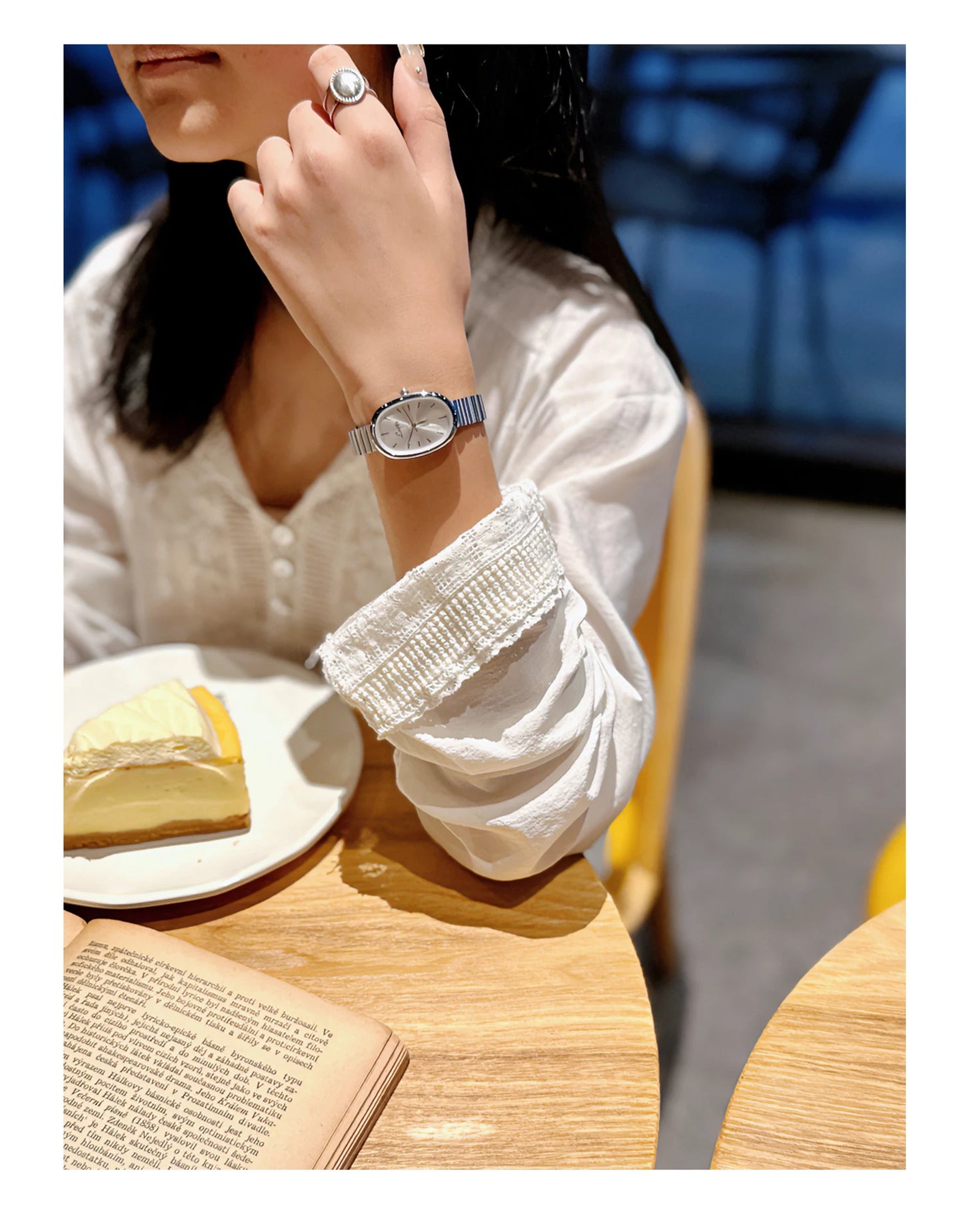 Versatile Quartz Watch