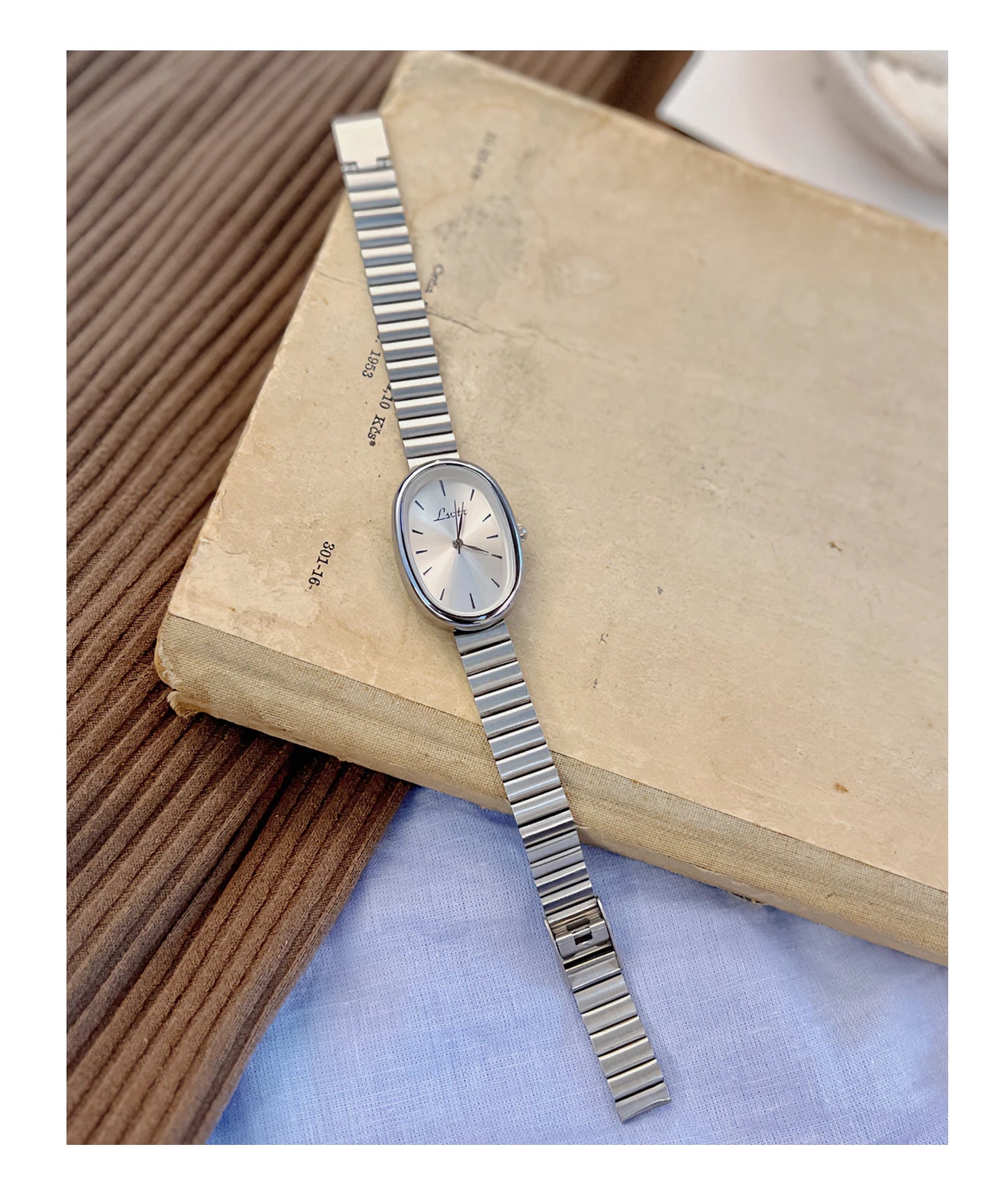 Versatile Quartz Watch