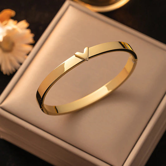 Signature V-Heart Bracelet