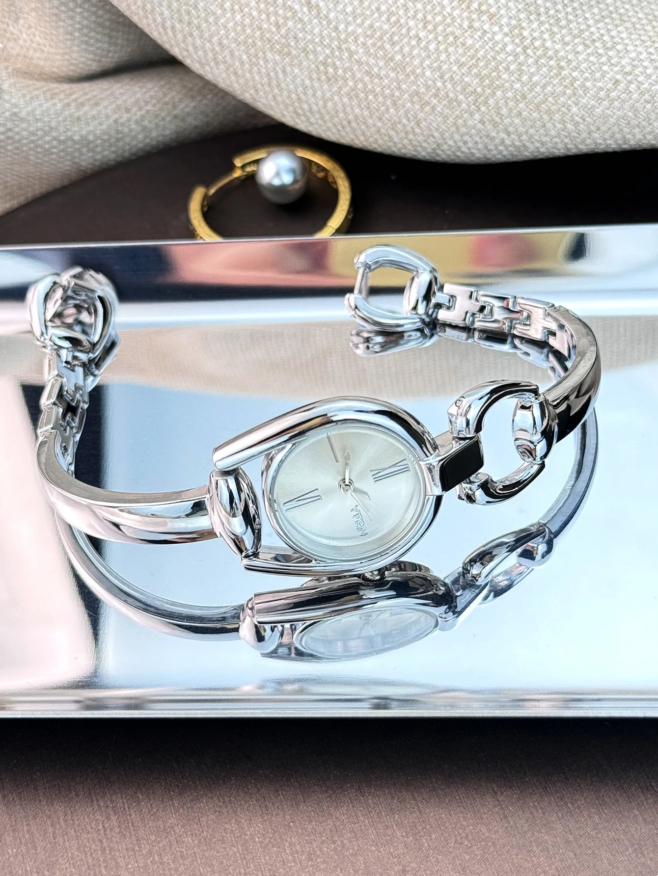 Retro Button Quartz Watch