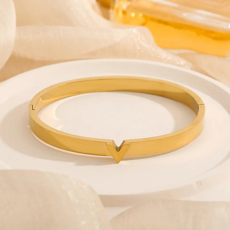 Signature V-Heart Bracelet